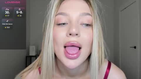 sarahphyllis online show from 12-20-25, 09:22