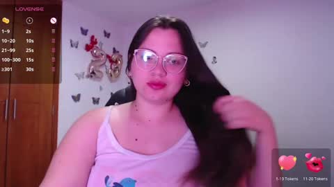 Snapshot of sarahros1 chatting on 02-26-25, 01:53 Sarah online show from 02-26-25, 01:53