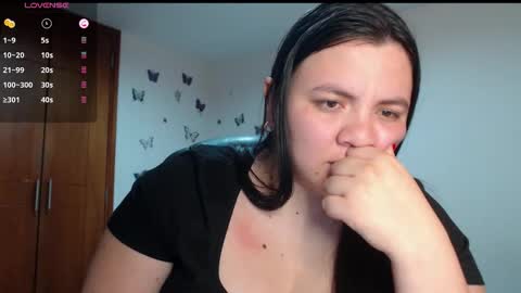 Snapshot of sarahros1 chatting on 10-04-25, 02:20 Sarah online show from 10-04-25, 02:20