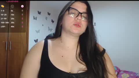 Snapshot of sarahros1 chatting on 10-22-25, 03:51 Sarah online show from 10-22-25, 03:51