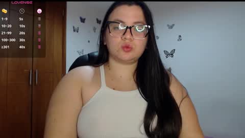 Snapshot of sarahros1 chatting on 10-24-25, 04:42 Sarah online show from 10-24-25, 04:42