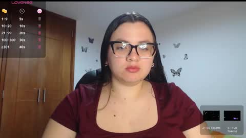 Snapshot of sarahros1 chatting on 10-28-25, 04:16 Sarah online show from 10-28-25, 04:16