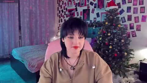 Snapshot of sarahshelby chatting on 12-15-25, 03:05 Sarah online show from 12-15-25, 03:05