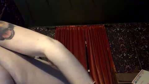 Snapshot of sarahsweetie17 chatting on 10-31-25, 03:40 sarahsweetie17 online show from 10-31-25, 03:40