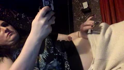 Snapshot of sarahsweetie17 chatting on 11-17-25, 11:21 sarahsweetie17 online show from 11-17-25, 11:21