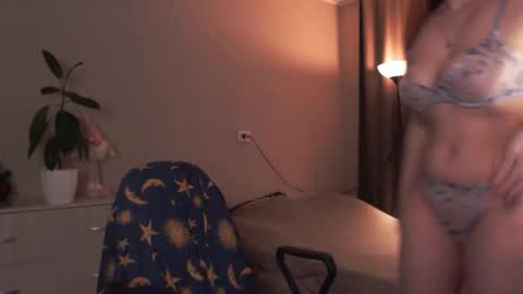 Snapshot of sarahsweetie_ chatting on 03-01-26, 03:36 Sarah online show from 03-01-26, 03:36