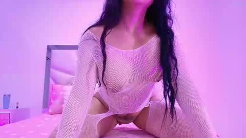 Sara  online show from 10-27-25, 12:20