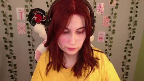 Snapshot of sarakinski chatting on 12-25-24, 02:56 Sara online show from 12-25-24, 02:56