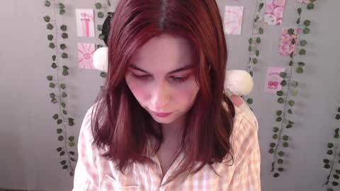 Snapshot of sarakinski chatting on 01-19-25, 05:15 Sara online show from 01-19-25, 05:15