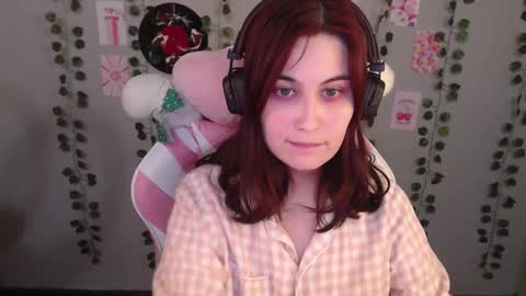 Snapshot of sarakinski chatting on 02-09-25, 04:40 Sara online show from 02-09-25, 04:40