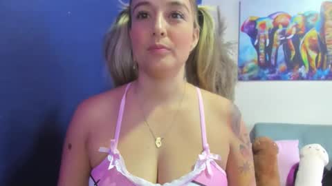 Snapshot of saraledouxx chatting on 11-12-25, 05:24 Sara Ledouxx online show from 11-12-25, 05:24