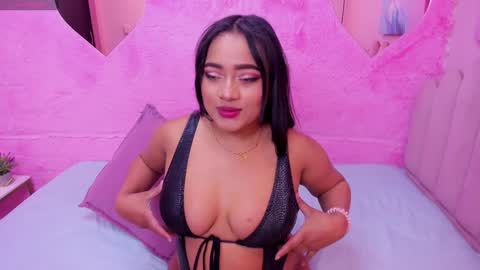 Snapshot of saramagiic chatting on 01-08-25, 07:34 online show from 01-08-25, 07:34