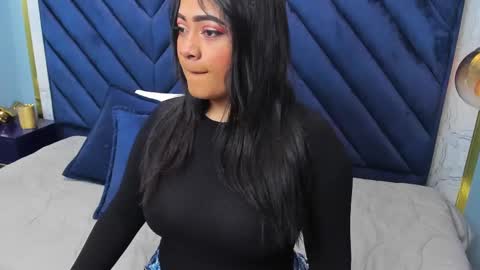 Snapshot of saramagiic chatting on 02-12-25, 11:40 online show from 02-12-25, 11:40