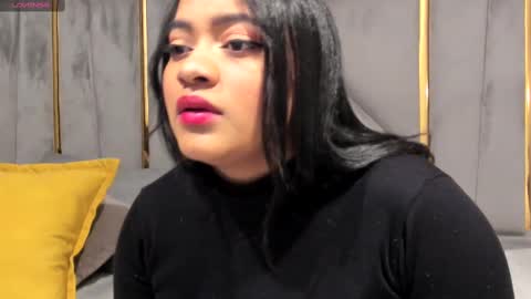 Snapshot of saramagiic chatting on 10-12-25, 11:42 online show from 10-12-25, 11:42