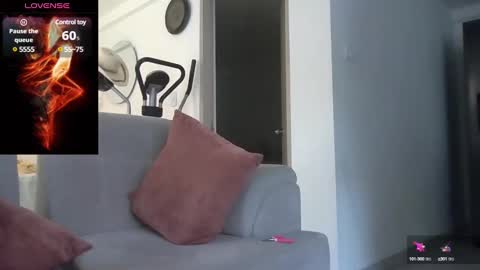 Snapshot of saramartinez100 chatting on 01-27-25, 06:31 sara martinez online show from 01-27-25, 06:31