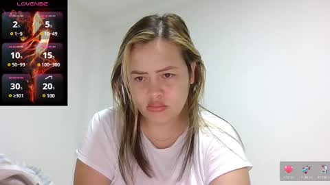 Snapshot of saramartinez100 chatting on 02-25-25, 11:41 sara martinez online show from 02-25-25, 11:41