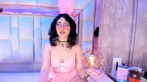 sara  online show from 10-20-25, 06:14