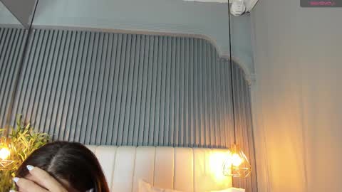 Snapshot of sarariley_ chatting on 11-19-25, 10:32 Sara online show from 11-19-25, 10:32