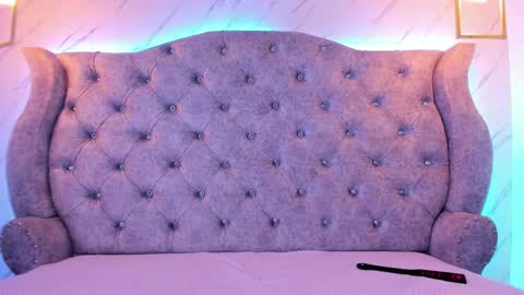 Snapshot of sarasaenz__ chatting on 12-29-24, 05:22 online show from 12-29-24, 05:22