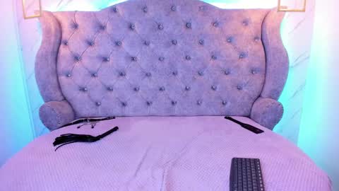 Snapshot of sarasaenz__ chatting on 01-15-25, 02:02 online show from 01-15-25, 02:02