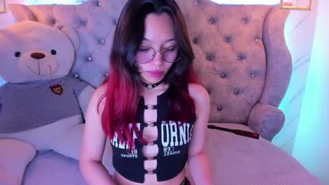 Snapshot of sarasaenz__ chatting on 01-27-25, 02:24 online show from 01-27-25, 02:24