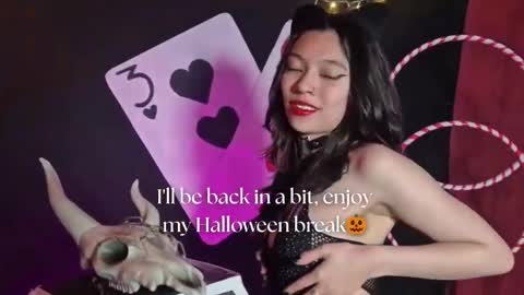 Snapshot of sarasaenz__ chatting on 10-10-25, 11:09 online show from 10-10-25, 11:09