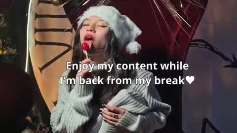 Snapshot of sarasaenz__ chatting on 11-14-25, 11:53 online show from 11-14-25, 11:53