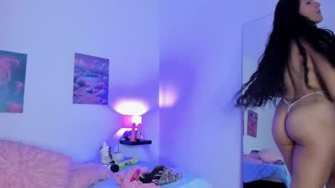 Snapshot of saray_rivas18 chatting on 10-16-25, 11:11 saray 18 online show from 10-16-25, 11:11