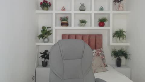 Saray Vega online show from 11-21-25, 08:40