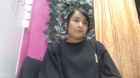 Snapshot of sarayx chatting on 12-20-24, 10:11 mery online show from 12-20-24, 10:11