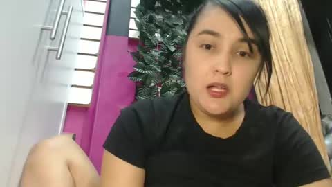 Snapshot of sarayx chatting on 01-21-25, 08:54 mery online show from 01-21-25, 08:54