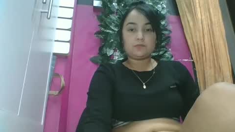 Snapshot of sarayx chatting on 01-23-25, 11:05 mery online show from 01-23-25, 11:05