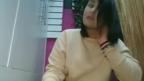 Snapshot of sarayx chatting on 02-17-25, 03:53 mery online show from 02-17-25, 03:53