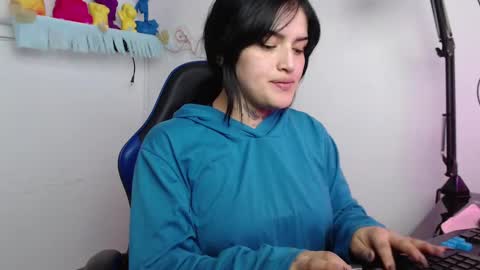 Snapshot of sari_belle chatting on 10-08-25, 10:13 Sari online show from 10-08-25, 10:13