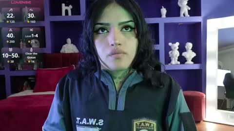 Snapshot of sari_belle chatting on 10-26-25, 09:21 Sari online show from 10-26-25, 09:21