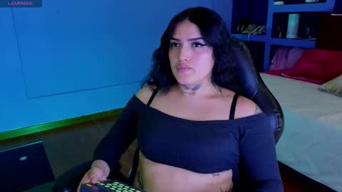 Snapshot of sari_belle chatting on 11-17-25, 08:14 Sari online show from 11-17-25, 08:14