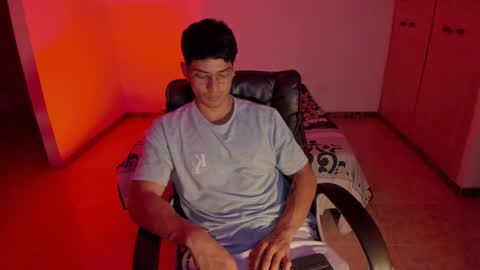 Snapshot of sarima420 chatting on 01-30-25, 01:00 Sarima and Leo online show from 01-30-25, 01:00