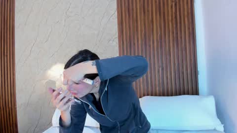 Snapshot of sarita_alexis chatting on 02-23-26, 11:18 SARIYA Y ALEXIS online show from 02-23-26, 11:18