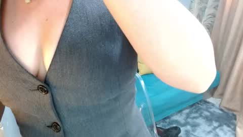 sarita_klein online show from 10-26-25, 07:31