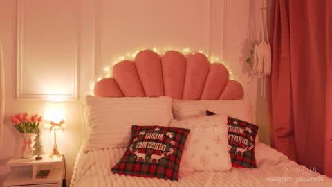 Snapshot of sarita_nice chatting on 12-17-25, 11:22 Sara online show from 12-17-25, 11:22