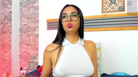 Snapshot of saritalove_ chatting on 01-17-26, 03:00 Sara online show from 01-17-26, 03:00