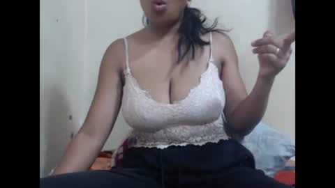 saronette online show from 12-30-24, 09:05