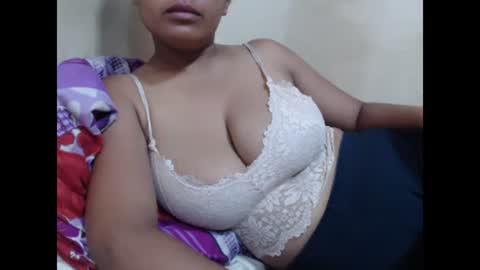 saronette online show from 01-14-25, 07:17