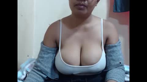 saronette online show from 01-12-26, 07:46