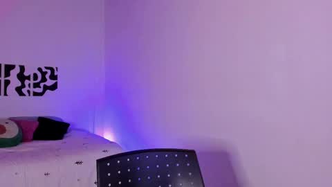 Snapshot of sarrah_3 chatting on 02-09-25, 08:13 Sara online show from 02-09-25, 08:13