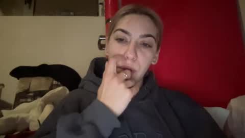 Sarrah online show from 01-27-25, 03:04