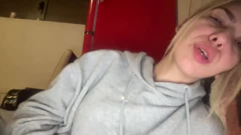 Sarrah online show from 02-26-25, 12:27