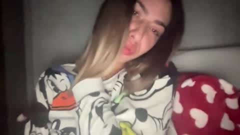 Snapshot of sarrah_rossy chatting on 11-06-25, 10:54 Sarrah online show from 11-06-25, 10:54