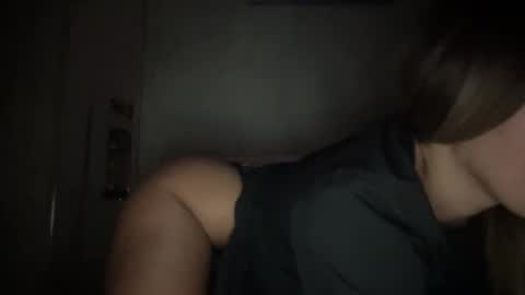 Snapshot of sarrah_rossy chatting on 11-12-25, 11:25 Sarrah online show from 11-12-25, 11:25