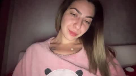 Snapshot of sarrah_rossy chatting on 11-26-25, 10:22 Sarrah online show from 11-26-25, 10:22